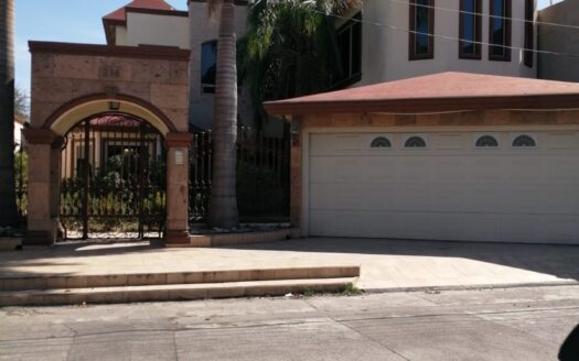 CASA EN VENTA EN APODACA CENTRO
