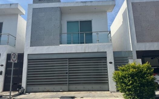 CASA EN VENTA EN PRIVADAS DE ANAHUAC CVN 32