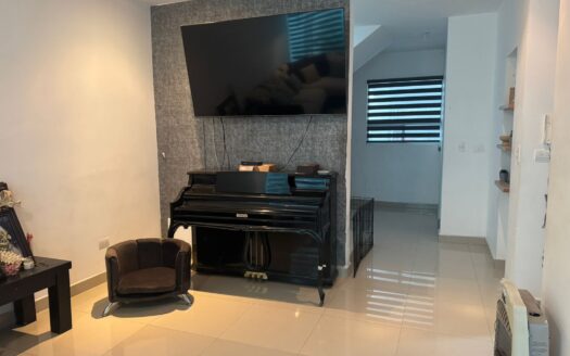 CASA EN VENTA EN PRIVADAS DE ANAHUAC CVN 32